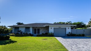 Exterior - Impeccably maintained Marco Island oasis! (Marco Island)
