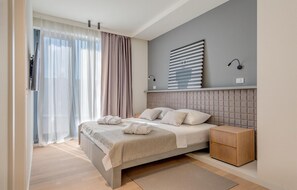 4 chambres, fer et planche à repasser, lit parapluie, Wi-Fi gratuit