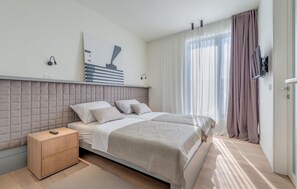 4 bedrooms, iron/ironing board, travel cot, free WiFi