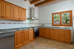 Fridge, microwave, oven, stovetop - CAN TACO - Beautiful finca with private pool. Free WiFi. (Llucmajor)