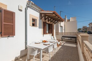 Outdoor dining - VENT DE XALOC - Charming town house near the sea - Free WiFi (Campos)