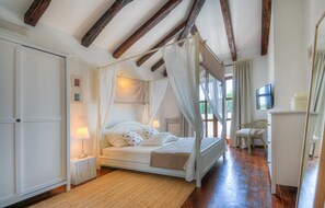 4 عدّة غرف نوم ومكواة/لوح كي وسرير سفر وواي فاي مجانًا