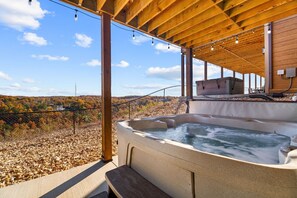 Tina de hidromasaje al aire libre