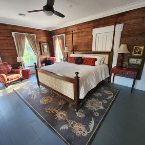 6 bedrooms, iron/ironing board, free WiFi, bed sheets