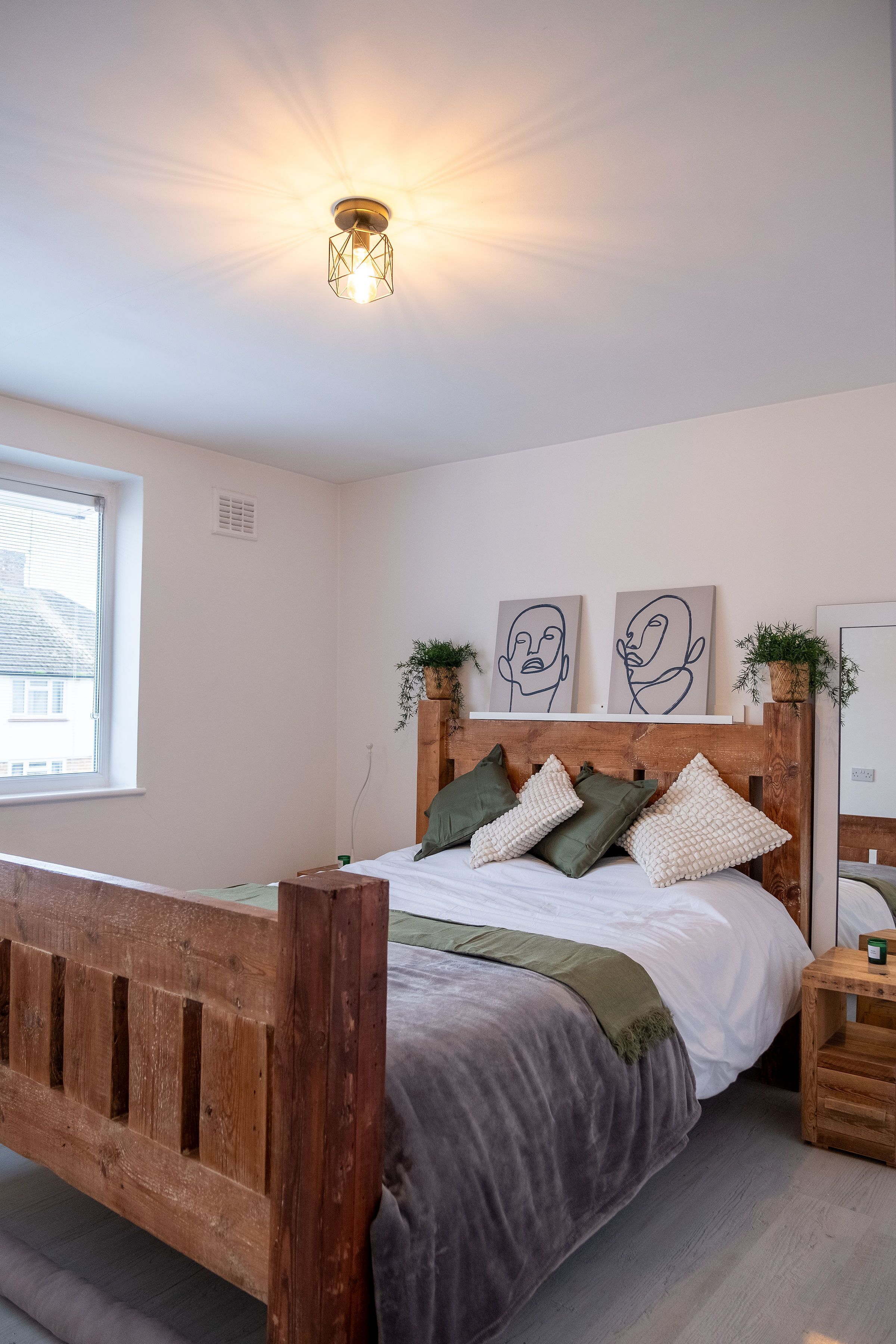 3 chambres, fer et planche à repasser, Wi-Fi, draps fournis