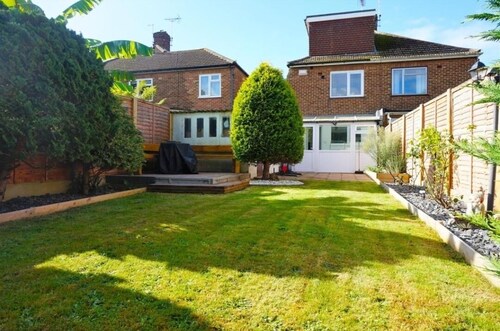Lovely Family Home in Rainham. A home away from home, a perfect choice for stays