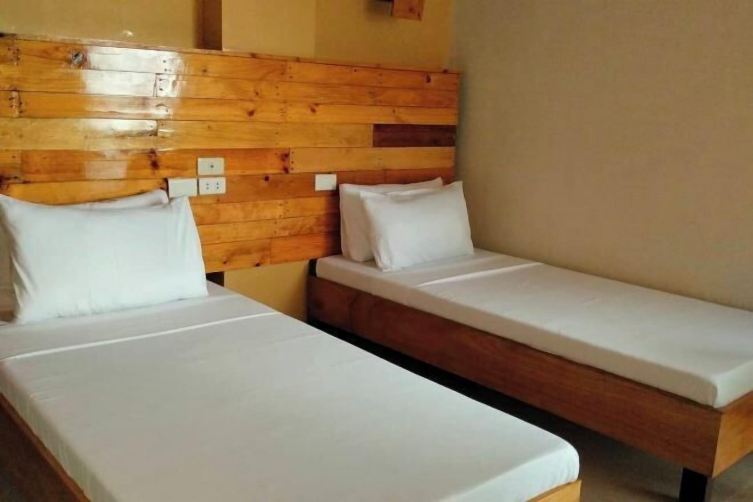 書桌、手提電腦工作空間、免費 Wi-Fi、床單