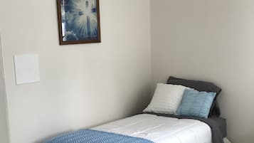 1 chambre, fer et planche à repasser, Wi-Fi, literie fournie