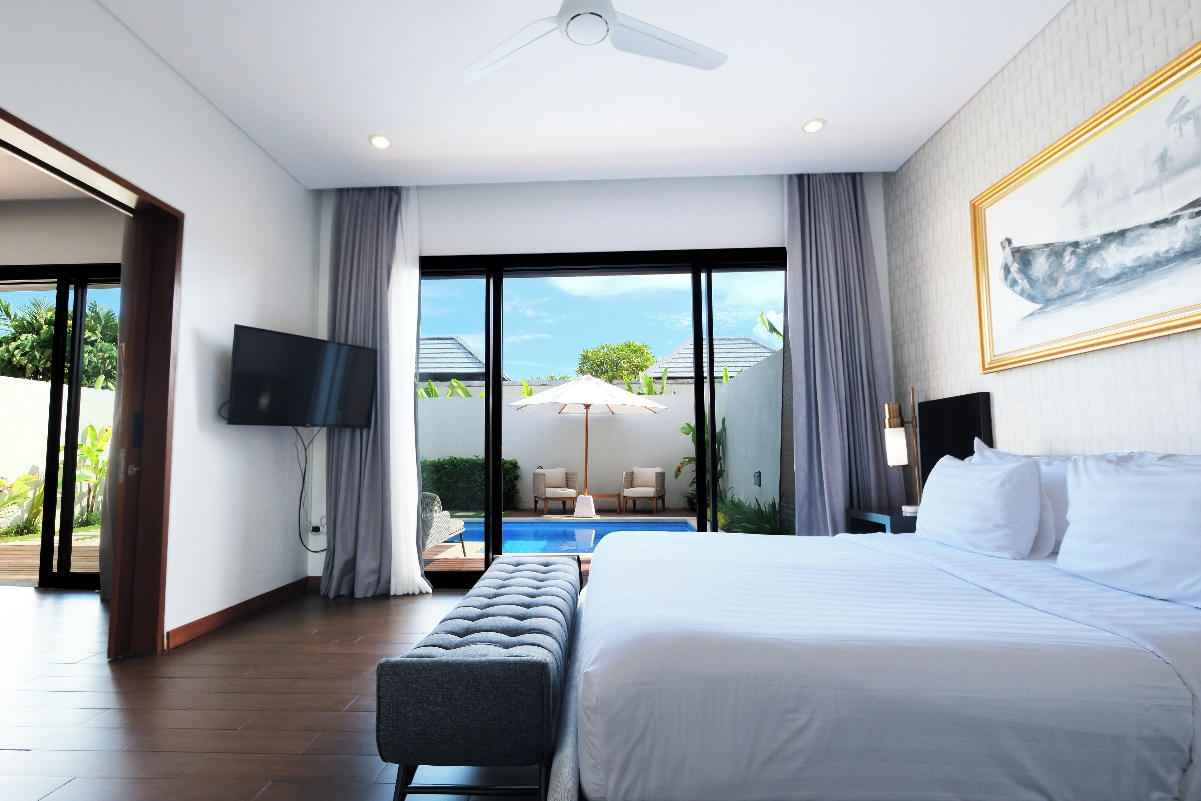 Frette Italian sheets, premium bedding, minibar, in-room safe