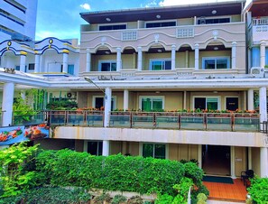 Front of property - Sawasdee Apartment Patong (Patong)