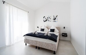 3 bedrooms, iron/ironing board, travel crib, free WiFi - Amazing home in Novigrad (Novigrad)