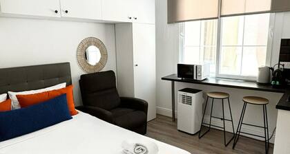 Grand Central House - Classic Studio Apartment