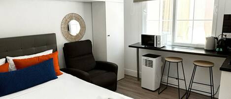 1 chambre, fer et planche à repasser, lit parapluie, Wi-Fi