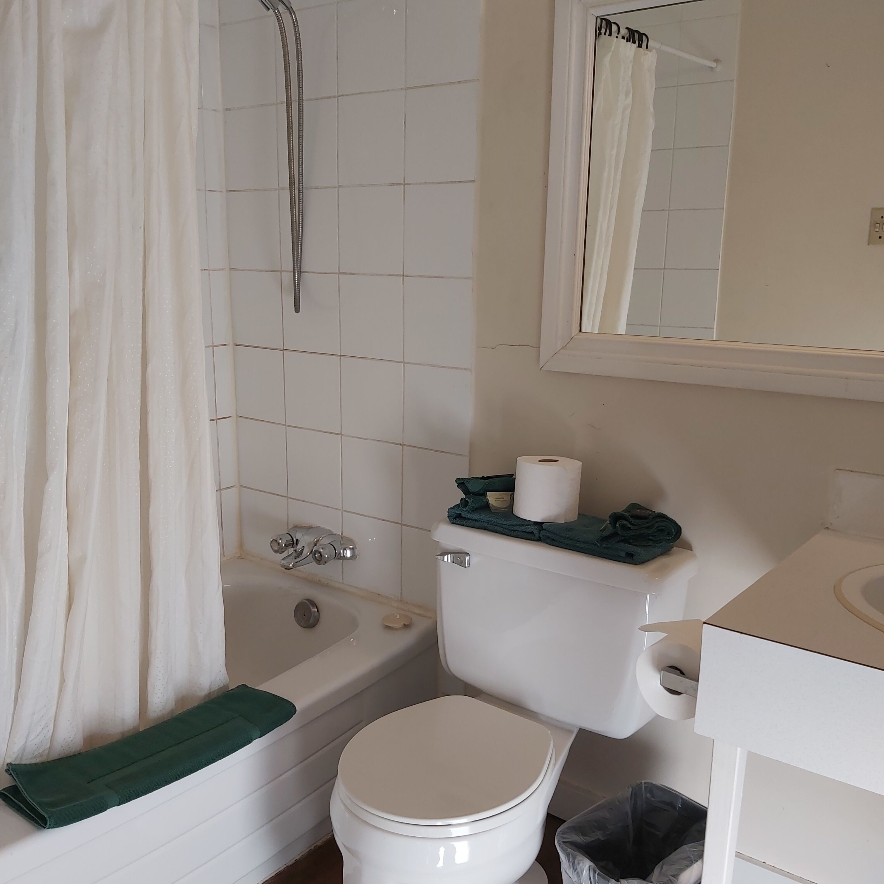 Standard Single Room | Bathroom
