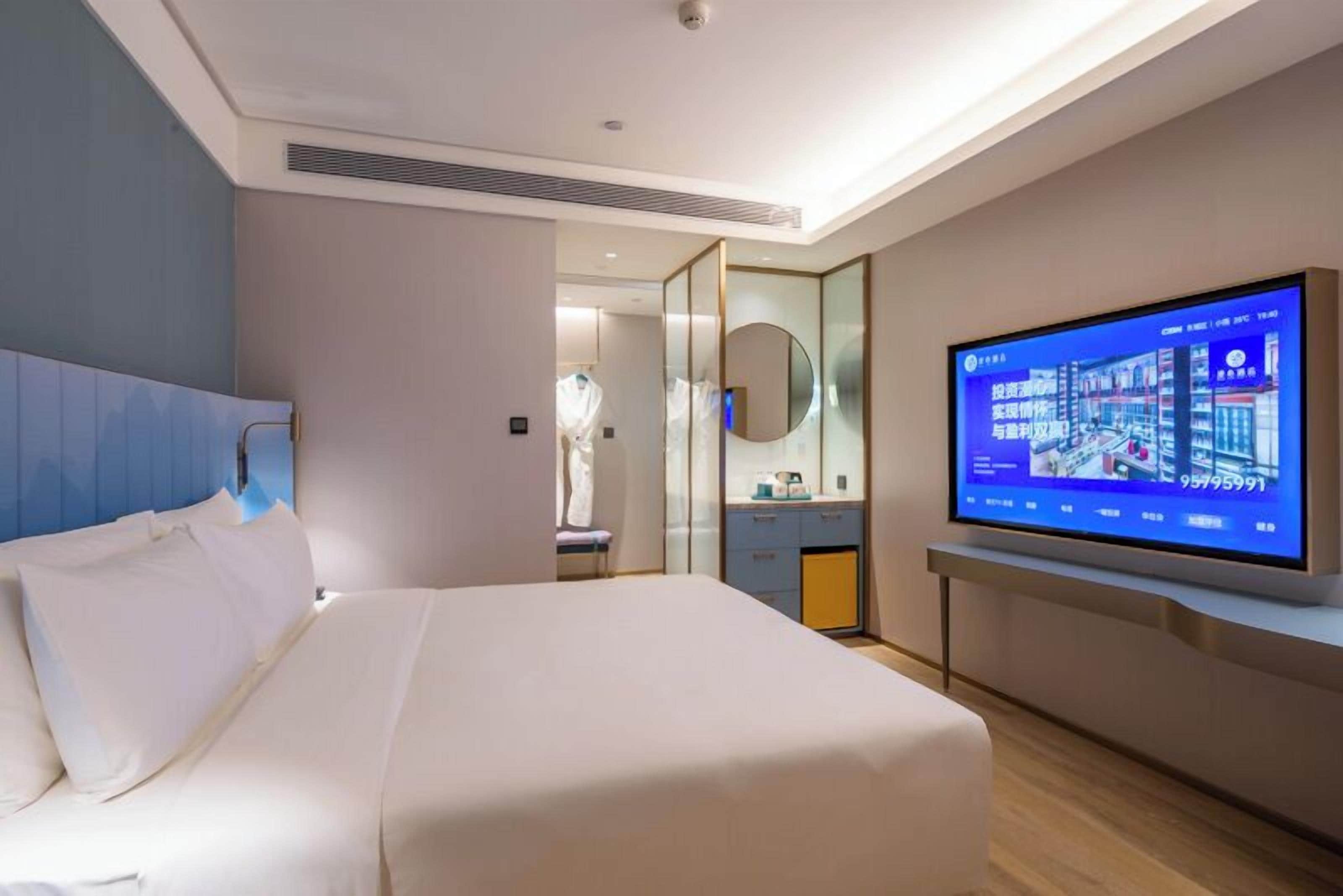 Basic Double Room | Individually decorated, desk, laptop workspace, iron/ironing board