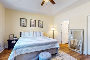 3 slaapkamers, een strijkplank/strijkijzer, internet, beddengoed