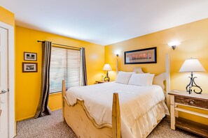 2 bedrooms, Internet, bed sheets - Condo close to ski lifts/Sundance Film Festival with fireplace & on-site hot tub (Park City)