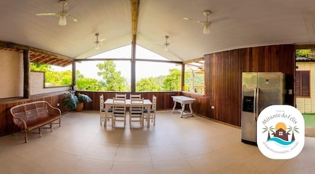 Basic Chalet | Living area