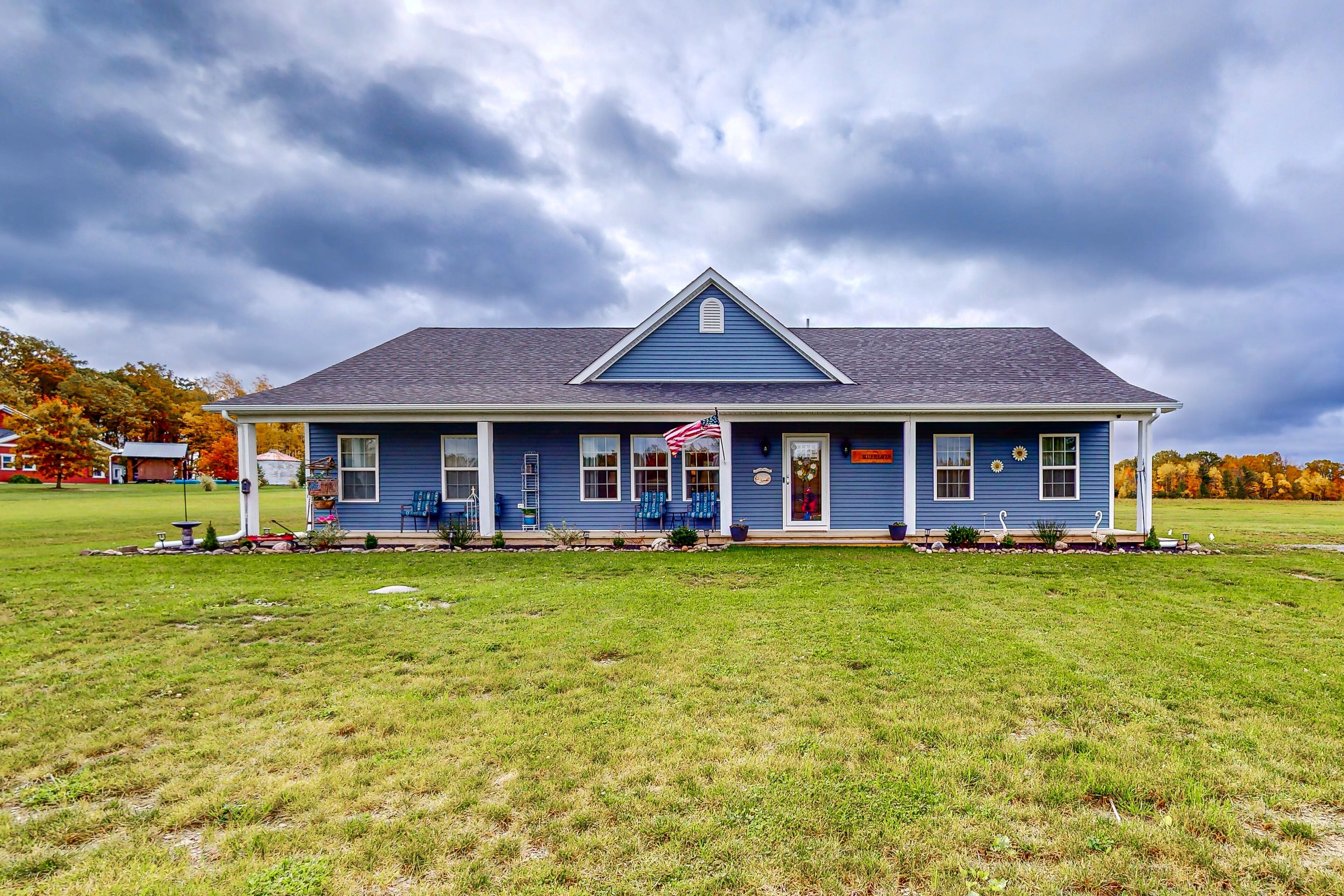 New ranch-style in the heart of Finger Lakes/Wine Country with porch & firepit