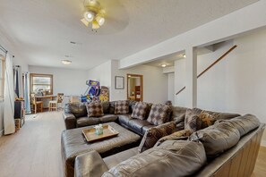 TV, fireplace, foosball - Mountain getaway with hot tub, game room, fireplace, and modern interior (Granby)