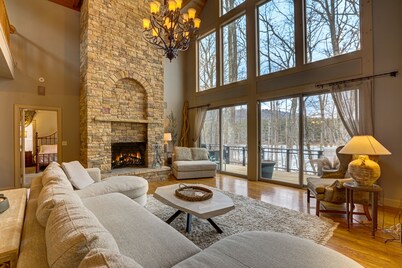 5BR lakefront retreat with hot tub, sauna, & dock