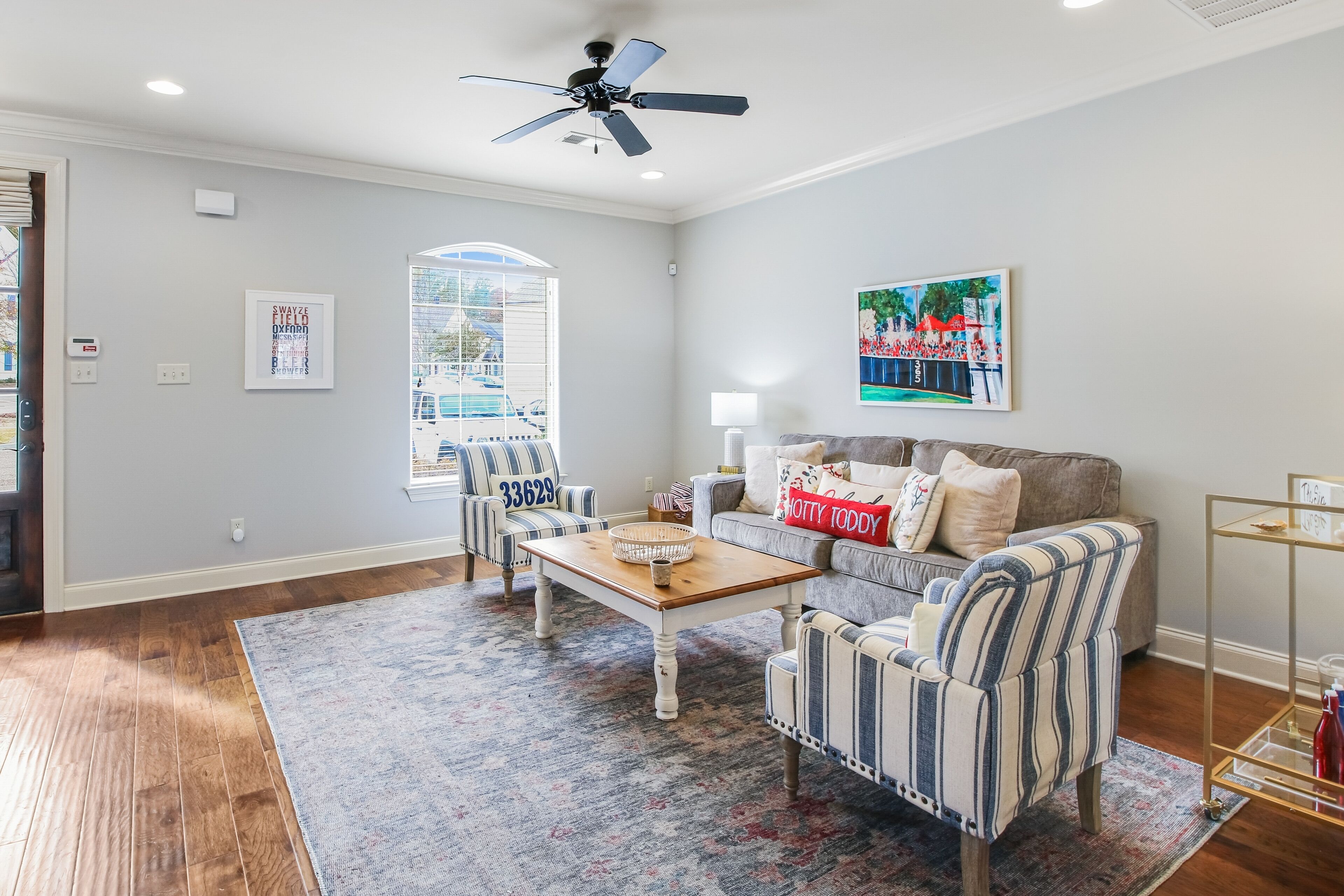 HYDR comfy condo with pool access near OM - available for ULM