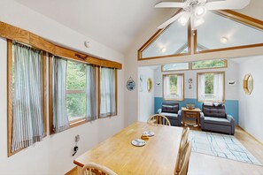 Interior - Charming cottage near Whaleshead Beach, 4-person private hot tub, deck, & grill (Brookings)