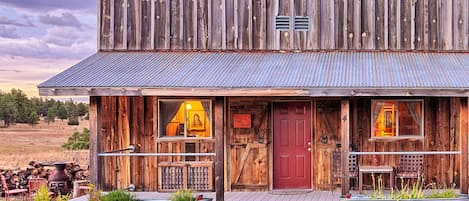 Squash Blossom | Caja de seguridad en la habitación y decoración personalizada