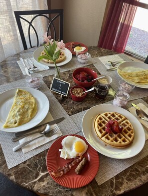Daily full breakfast for a fee - Trapper's Rendezvous (Williams)