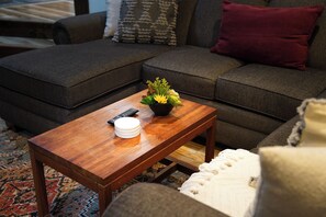 Televisión y chimenea