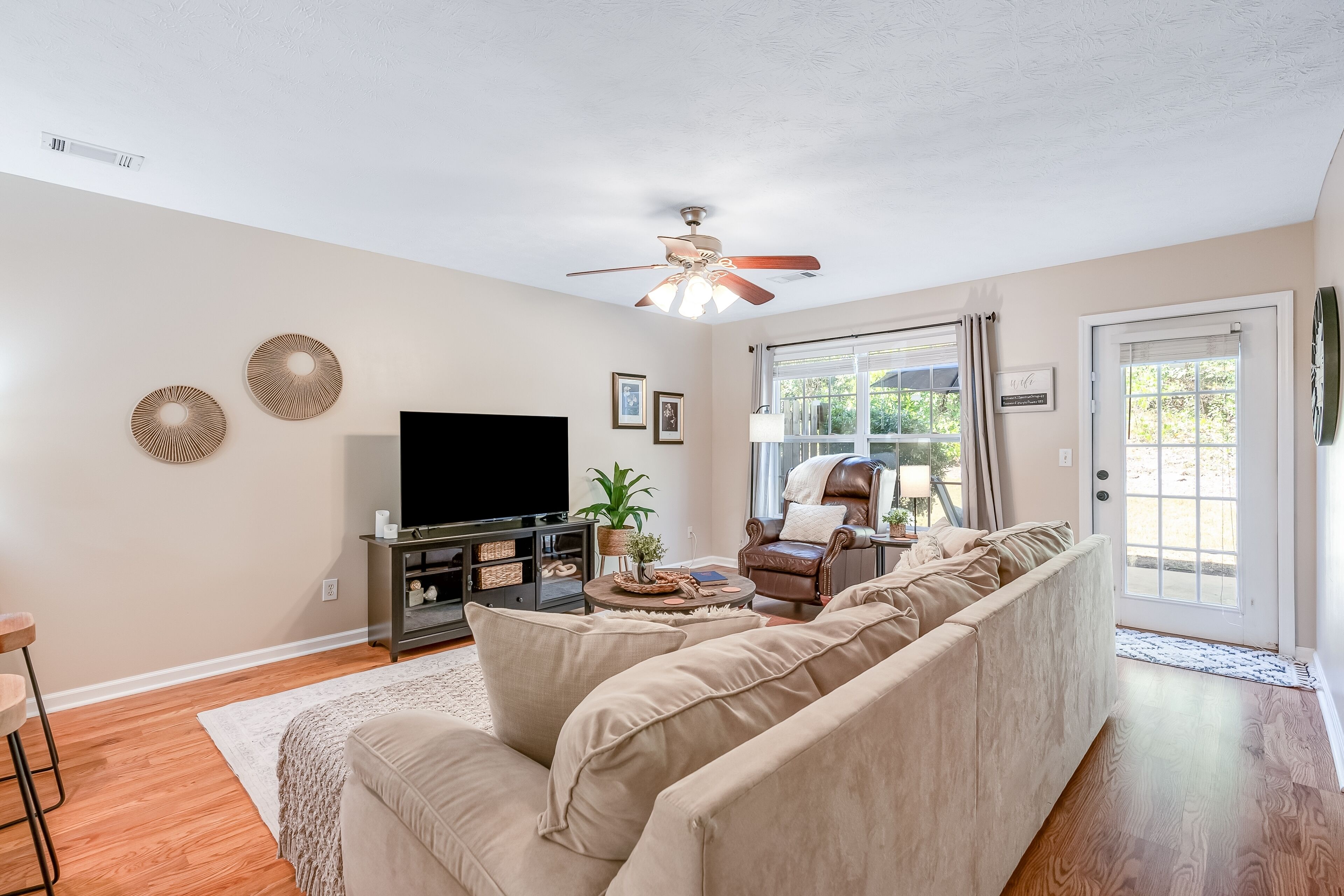 Tranquil townhome near campus with seasonal pool access & private patio