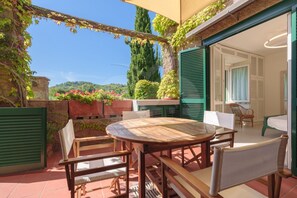 Outdoor dining - TRILOCALE SANT'ANNA VICOLO MUGHETTO - TRILOCALE SANT'ANNA VICOLO MUGHETTO 2 (Portoferraio)