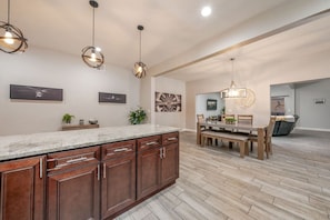 Interior - Heated Pool & Hot Tub / Central / 4 BR 3+ BA (Tucson)