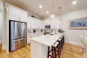 Fridge, microwave, oven, stovetop - New home near the beach with on-site pool/hot tub, private balcony, & W/D (Gulf Shores)