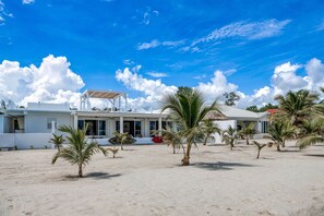Exterior - Luxurious beachfront home with private pool, rooftop grill, and sea views (Placencia)