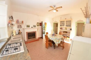 Fridge, microwave, oven, dishwasher - Collina Lagomare - Massarosa ,Tuscany (Massarosa)