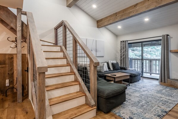 TV, fireplace - New Listing 2 bedroom and Loft 2 bath Summit E Bldg 8 condo sleeps 8 Steps to Eagle Lodge Chair 15 (Mammoth Lakes)