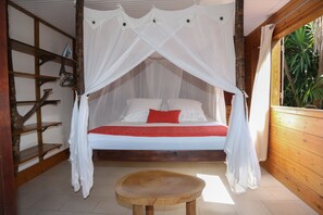 2 عدّة غرف نوم وخزنة داخل الغرفة وسرير سفر وواي فاي