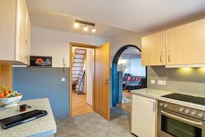 Fridge, oven, stovetop, dishwasher - Apartment 'Schumacher' with Balcony and Wi-Fi (Bad Herrenalb)