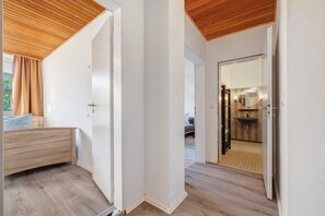 Interior - Holiday Apartment 'Am Fährhafen' with Private Garden and Wi-Fi (Neu Darchau)