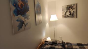 1 bedroom, free WiFi, bed sheets