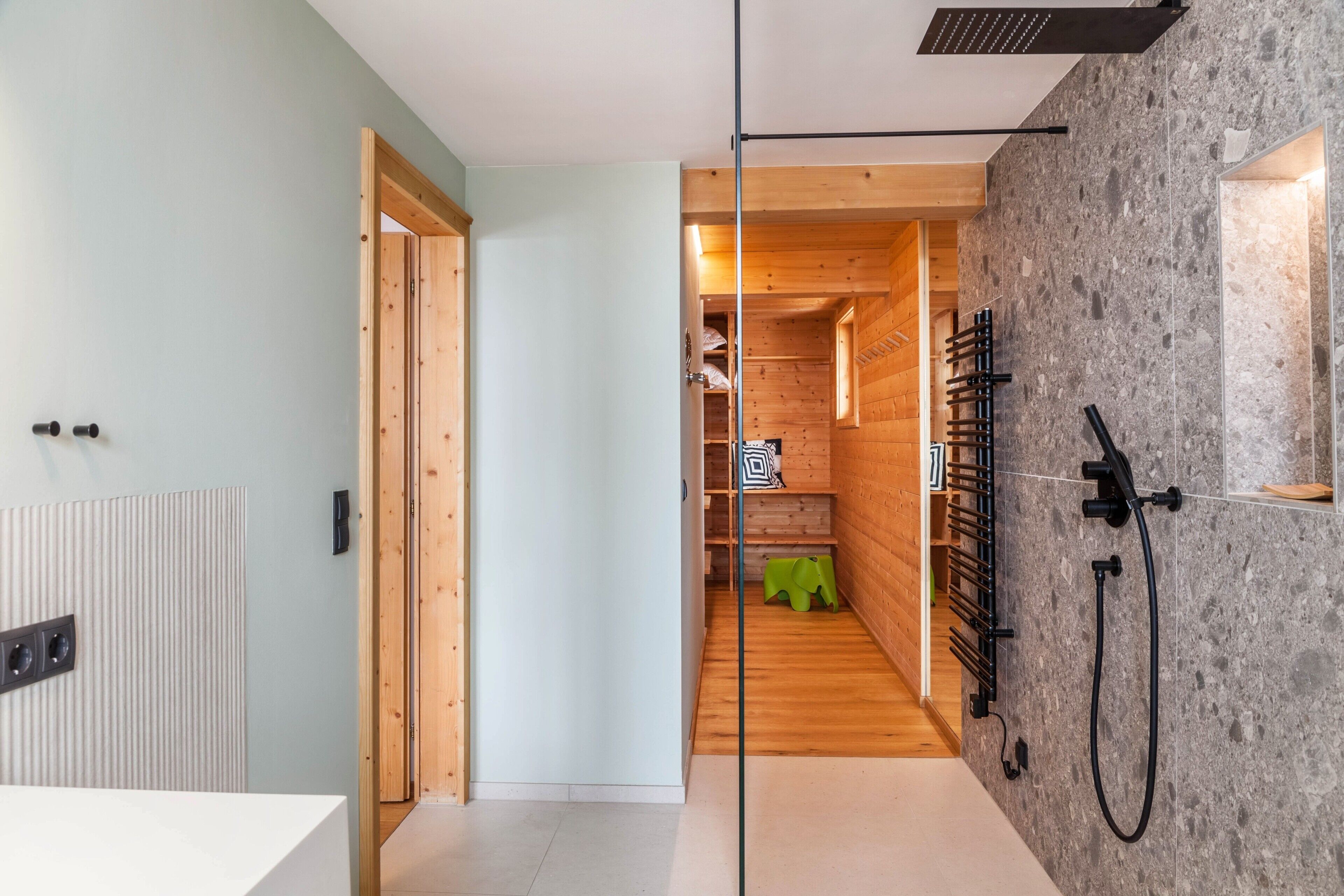 淋浴设施、吹风机、毛巾