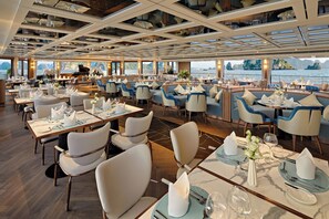 Petit déjeuner buffet compris tous les jours