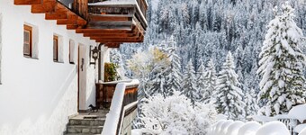 Holiday Apartment 'Chalet Flocke - Sternschnuppe' with Mountain View, Balcony and Wi-Fi