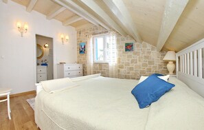 3 عدّة غرف نوم ومكواة/لوح كي وسرير سفر وواي فاي مجانًا