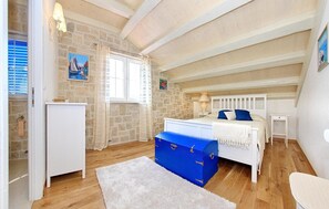 3 bedrooms, iron/ironing board, travel crib, free WiFi