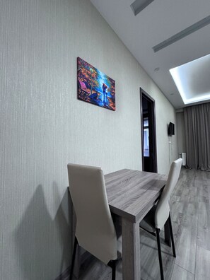 Dining - Saburtalo, Jhonberi 2 (T'bilisi)