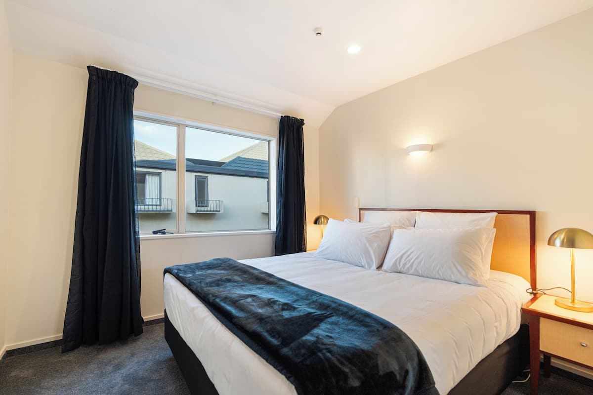 2 slaapkamers, een strijkplank/strijkijzer, gratis wifi, beddengoed