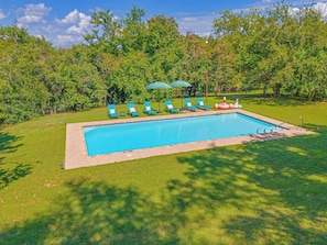 Pool - Walk to Main St, Hot Tub, Pool, Fire pit! (Fredericksburg)