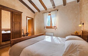 2 chambres, fer et planche à repasser, lit parapluie, Wi-Fi gratuit